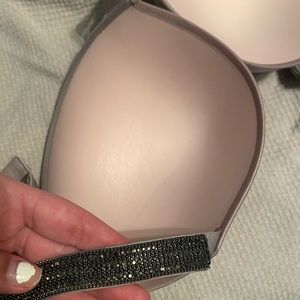 Victoria’s Secret 38DD Sparkly Push Up Bra
